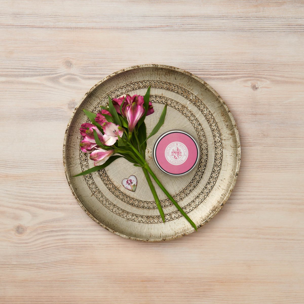 Heavenly fragrant, our sweet pea and rose scent captures the sweet, heady scent of Summer in bloom! Purchase today here: bit.ly/3SUaZuV