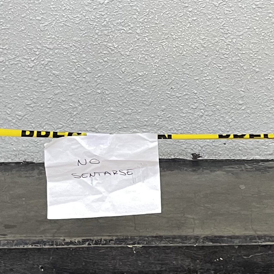 ReyPeatonMX's tweet photo. Parece que el jefe de estación Coyoacan es medio ojeis @MetroCDMX ¿a quién afecta? https://t.co/vZ7borGQll