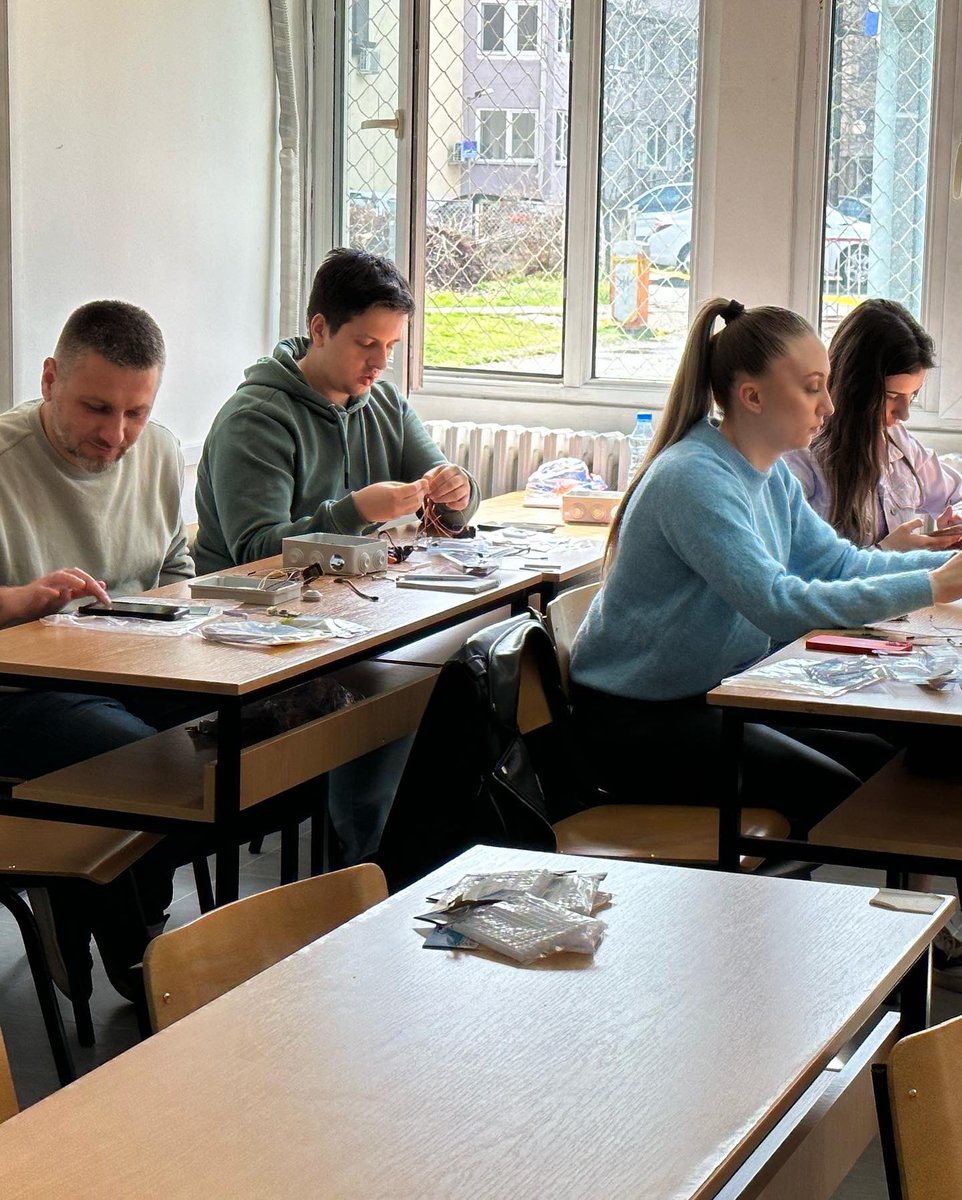 pulse_eco's tweet photo. Over the weekend, https://t.co/GBShAzlNfF facilitated a device assembly workshop at the Faculty of Computer Science and Engineering in Skopje, resulting in the assembly of 20 new DIY devices. https://t.co/SJ30aLMfBQ