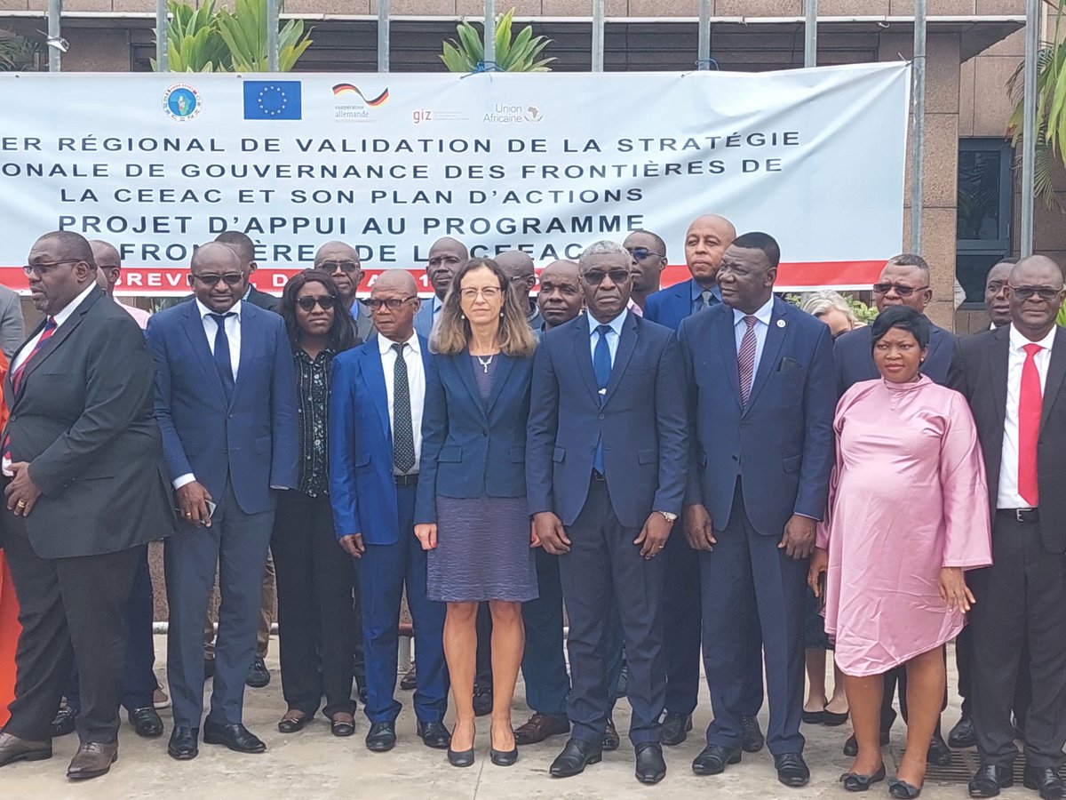 pais_rosario's tweet photo. #PARCIC
À l'occasion de la validation de la #stratégie et du plan d'action de #gouvernance des #frontières de la @CEEAC_ECCAS. https://t.co/0SLTgvLnCw