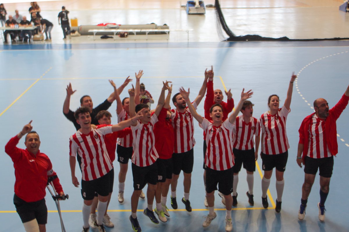 xiquetstgn's tweet photo. A la nostra pàgina de Facebook trobareu un recull de fotografies del #TorneigXDT d'aquest cap de setmana! 

https://t.co/PTLsZ2o3b4 https://t.co/azpNRroGpP