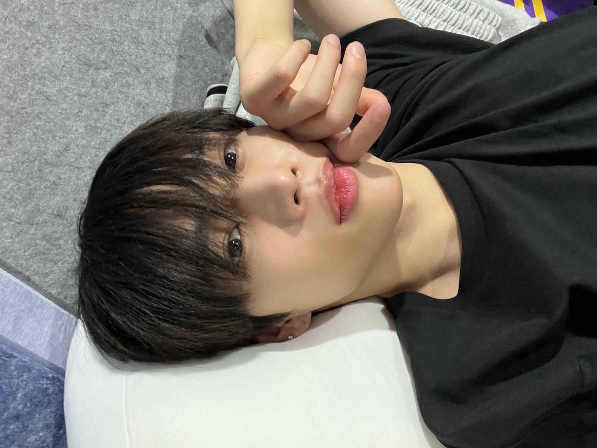 Night is a good time to relaxing especially today being Monday [Monster Day], when people will be busy again after the weekend. Since you have passed today, would you like to tell me how was your day? Did something fun happen or something else, everyone?