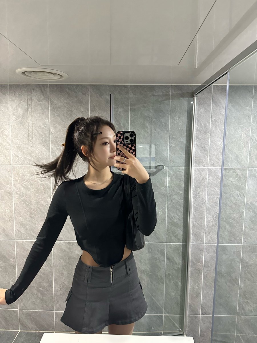 myaespaningning's tweet photo. Ningning bubble update💭🦋
031323

#aespa #ningning #winter #giselle #karina https://t.co/H10B1WIGfC
