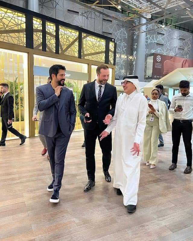 HiMakkitv's tweet photo. براک اوزچفیت ( عثمان بیم ) قطر کے دورے پر 🔥🌹❤️ https://t.co/XUY624lJMD