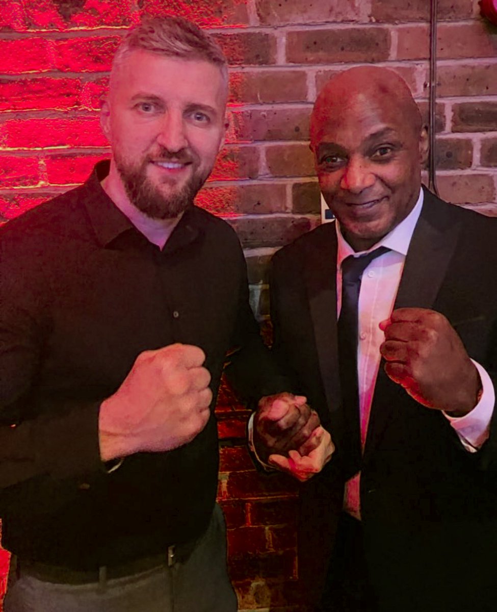 HerolBomberG's tweet photo. Great to catch up with Leigh wood and Carl Froch showing much respect to Nottingham champions and @SwitchUpNotts and @NottsBoxing  patron @itsLeighWood and @Carl_Froch https://t.co/CrYyHsTlKX