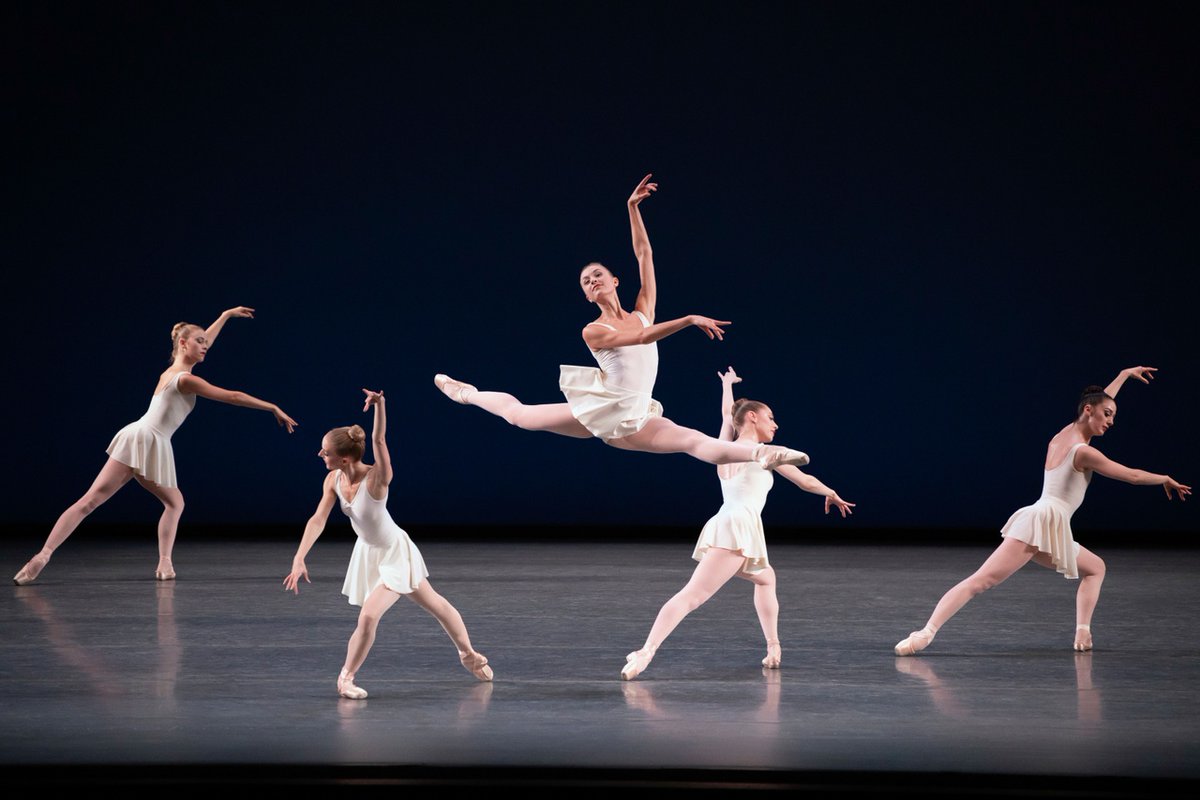 nycballet's tweet photo. In 1941, intricate Baroque composition and spartan, neoclassical aesthetic united to mind-bending effect as Balanchine pioneered the leotard ballet with Concerto Barocco.

Witness it standing the test of time during Spring's All Balanchine program: https://t.co/9RhaU0NSsJ https://t.co/JNWlu96NIZ