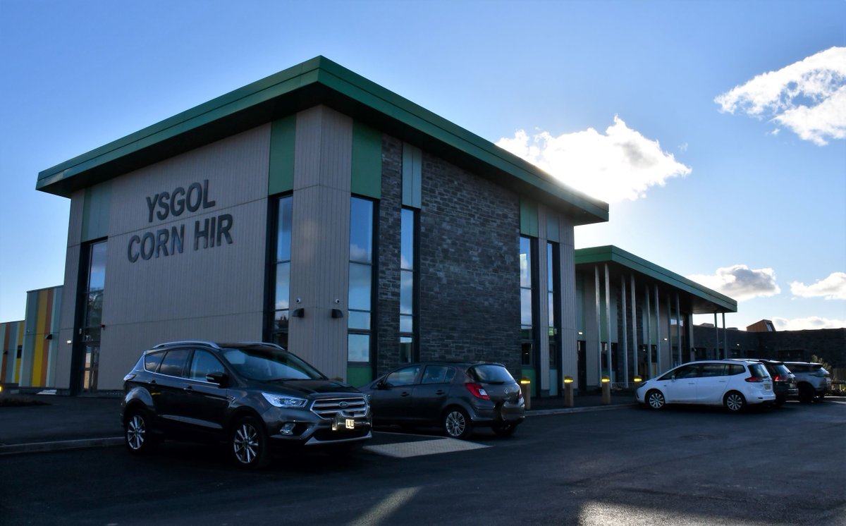 angleseycouncil's tweet photo. Here's a sneak preview of the new @YsgolCornHir in Llangefni. Headmaster Rhys Roberts recently gave Council Leader, @llinos_medi, fellow councillors and guests a tour of the £10m building and campus. The new school opens after the Easter holidays. 

@Ieuan65 @Addysg_Cymraeg https://t.co/SAq4UiIZYL
