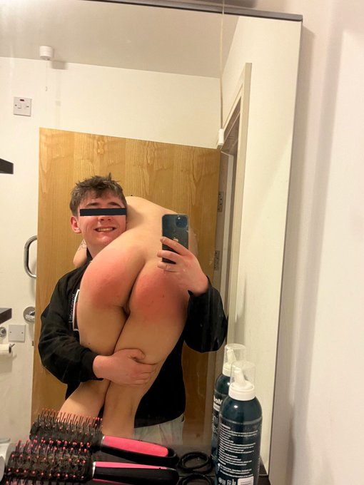 Bare-bottom spanks 🥰✨ https://t.co/cpb44uwmIG<a href="/tag/nationalboobday"class="tags"><span>#nationalboobday</span></a>