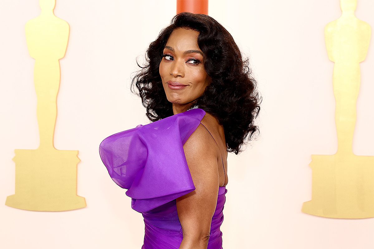 'I am content that the work that I've done is wonderful.' ~Angela Bassett✨ #mood #Oscars #womenshistorymonth