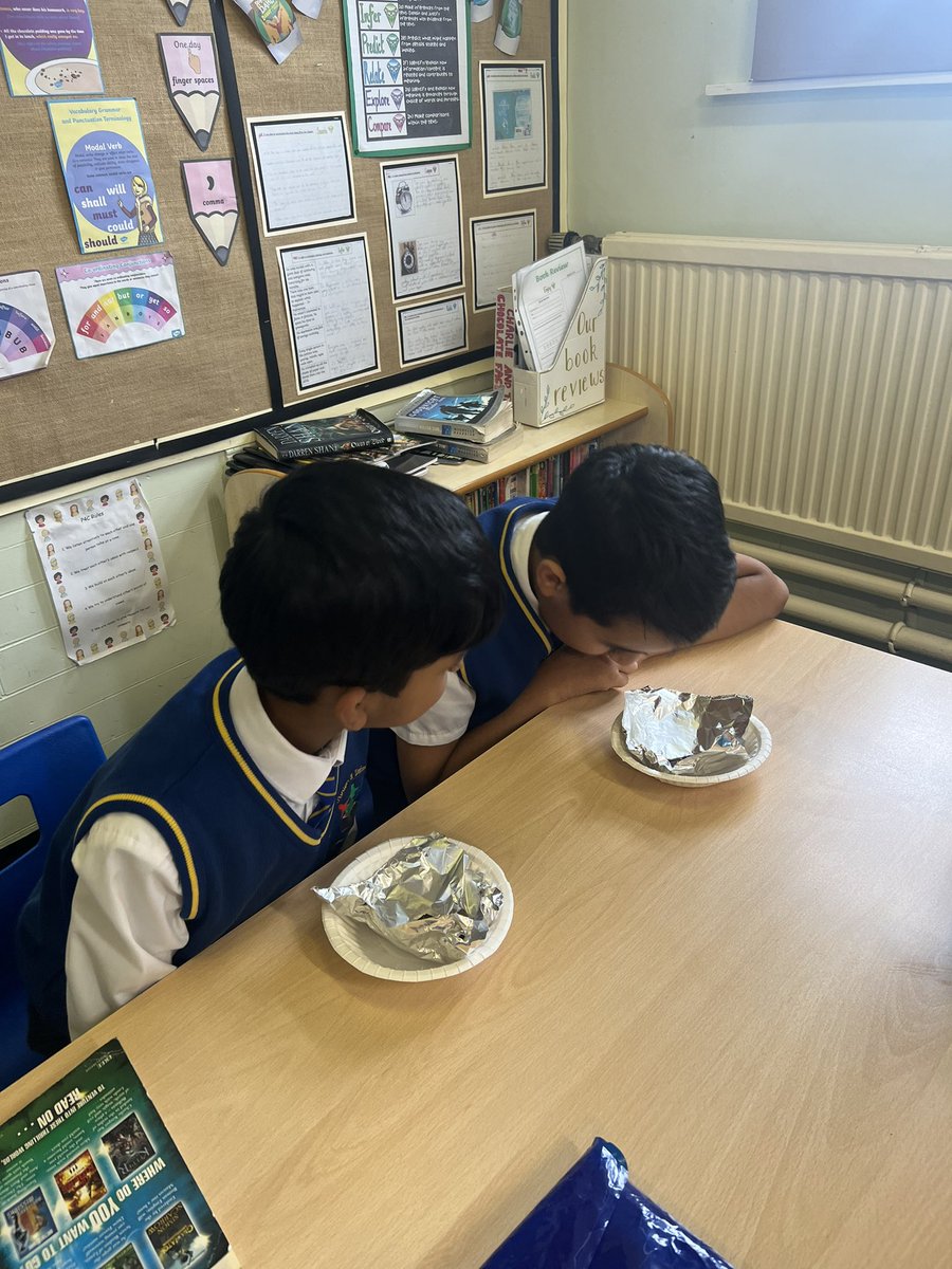 carltonj_i's tweet photo. An excellent way for Year 5 to make connections between solids, liquids &amp; gases. We worked with @batleygirls staff to investigate how chocolate changes states and learnt about how some changes are reversible or irreversible #BritishScienceWeek #ChangingState #Materials https://t.co/zYhGMEKIZC