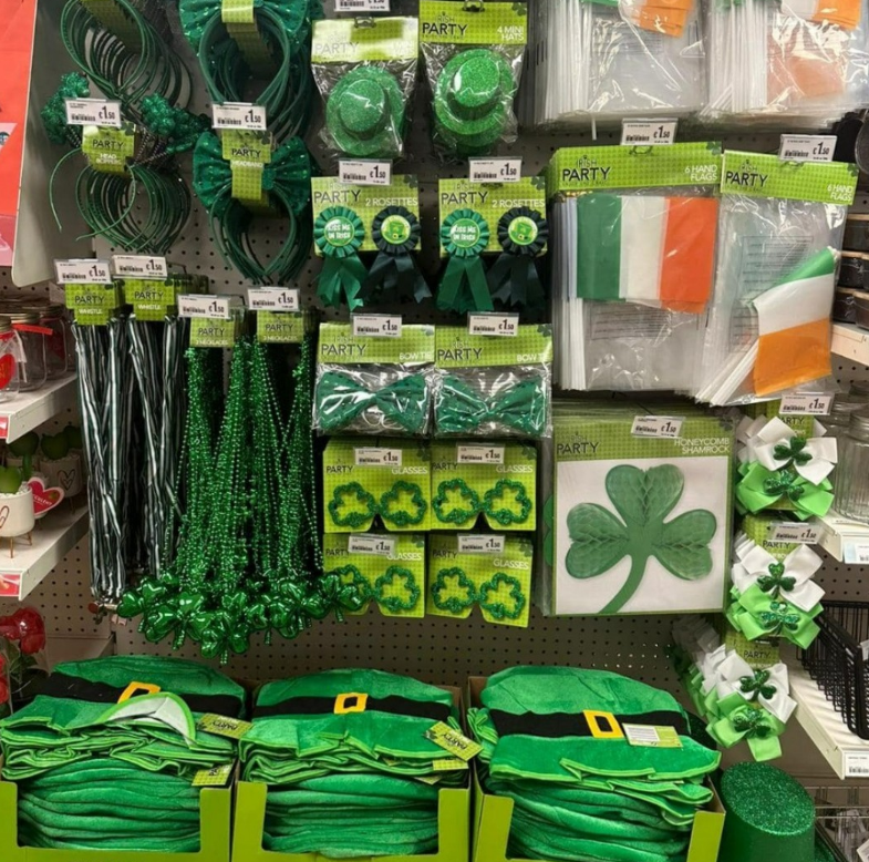 ClarehallP's tweet photo. St. Patrick's Day styling! ✔️
Head in-store to shop our range of hats, hairbands and accessories from just €1.50 💚

#Dealz #DealzIreland #clarehallretailpark #dublin #clarehall https://t.co/qZ1x2iNRKO