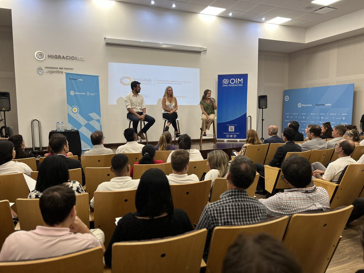 DaniRucciOK's tweet photo. 👉🏼 Participamos del LANZAMIENTO DEL PROCESO DE CERTIFICACIÓN
MigraCiudades Argentina, junto a nuestra representante local Cindy Aguirre, para seguir fortaleciendo y potenciando la gobernanza migratoria. #vacamuerta #neuquen #rinconpresente #danirucci2023 https://t.co/QYlGTdDwR2