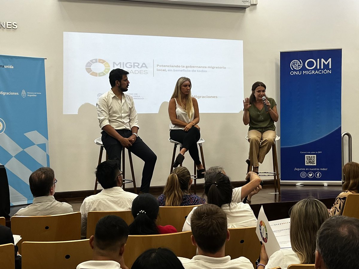 DaniRucciOK's tweet photo. 👉🏼 Participamos del LANZAMIENTO DEL PROCESO DE CERTIFICACIÓN
MigraCiudades Argentina, junto a nuestra representante local Cindy Aguirre, para seguir fortaleciendo y potenciando la gobernanza migratoria. #vacamuerta #neuquen #rinconpresente #danirucci2023 https://t.co/QYlGTdDwR2