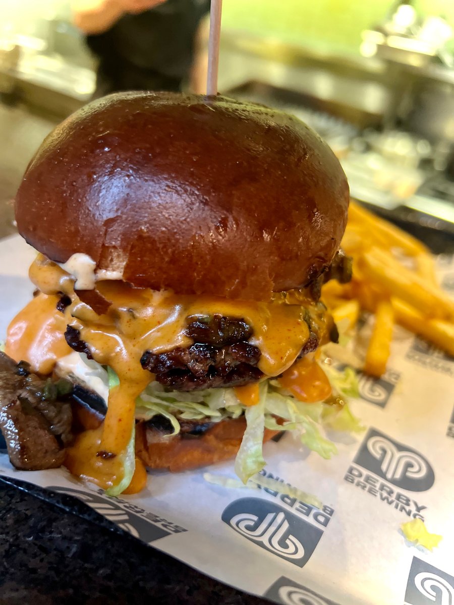 ClubhouseDerby's tweet photo. Get your week off to a great start with our incredible burgers 🍔 https://t.co/0QgtQepHjd