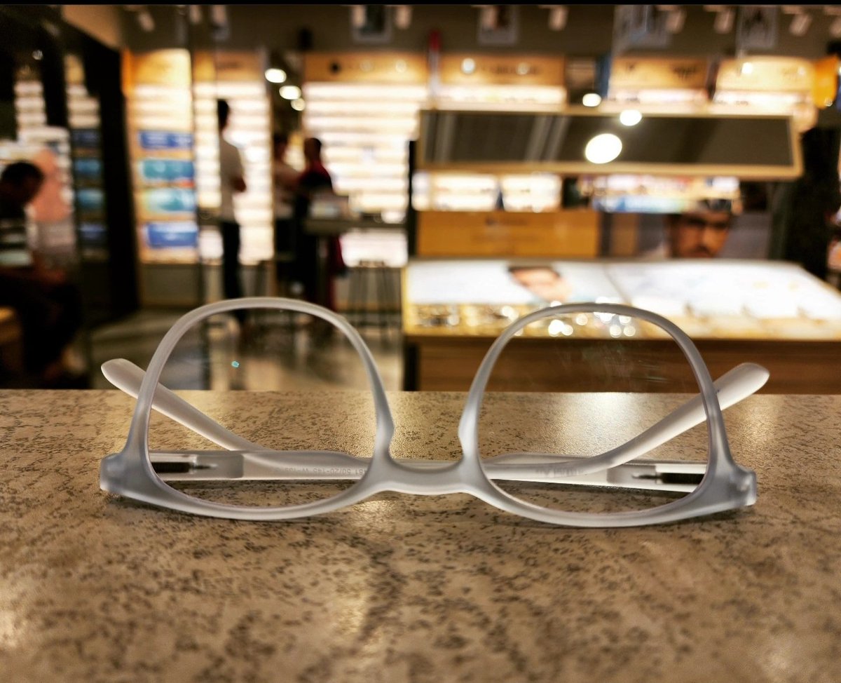 Beauty lies in the eye-glasses of the beholder

#hustlr <a href="/Lenskart_com/">lenskart</a>
<a href="/peyushbansal/">Peyush Bansal</a>