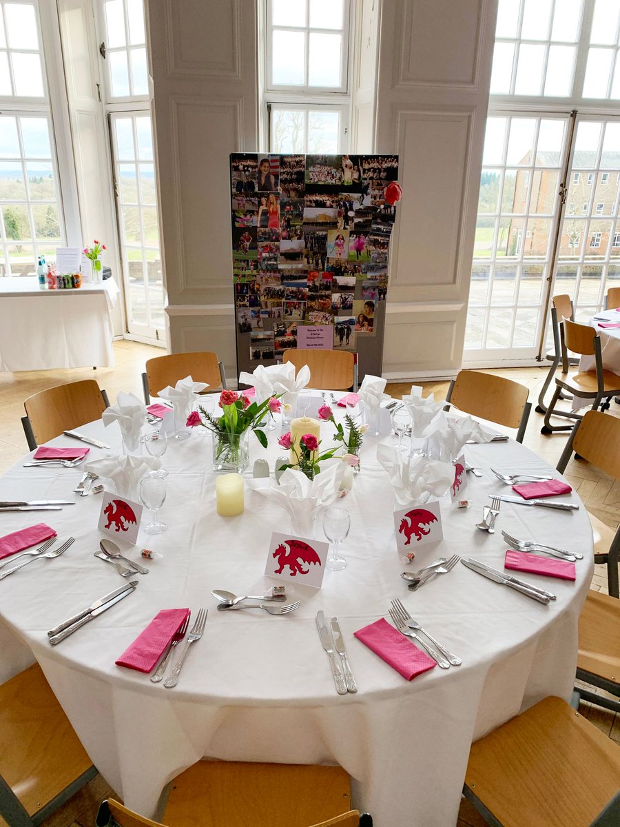 PangbourneColl's tweet photo. Thank you to our catering team for a lovely #PangCollStGeorge divisional (house) dinner on Friday night 🎉 A great night had by all! #PangCollDivActivity #PangCollFood @PangCollFood https://t.co/Jm1l4iA9R9