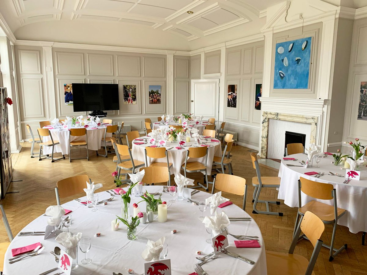 PangbourneColl's tweet photo. Thank you to our catering team for a lovely #PangCollStGeorge divisional (house) dinner on Friday night 🎉 A great night had by all! #PangCollDivActivity #PangCollFood @PangCollFood https://t.co/Jm1l4iA9R9
