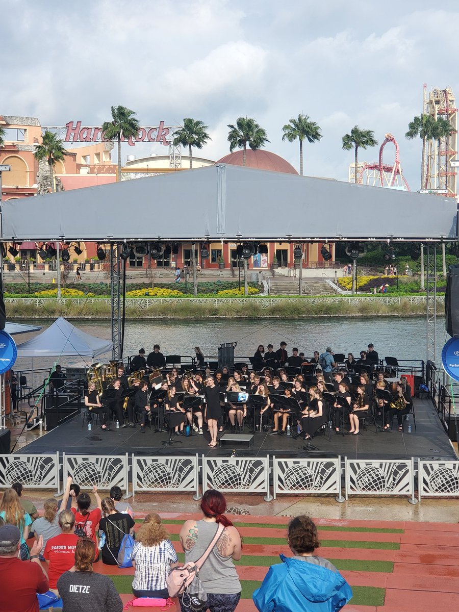 WCSD_Raiders's tweet photo. WHS Band bringing it to you from Universal Studios Orlando!! https://t.co/Arg05auIfI