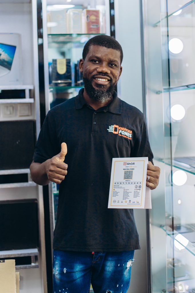 MoolreGh's tweet photo. Meet Enhyira phones, dealers in phones, tv, cameras, drones and located at Kokomlemle. He uses Moolre GHQR for all his transactions. 

Contact Moolre on +233 55 262 2722 and we will come and sign you up. 

#easy #reliable #instant #fast https://t.co/soi1mXZbnK