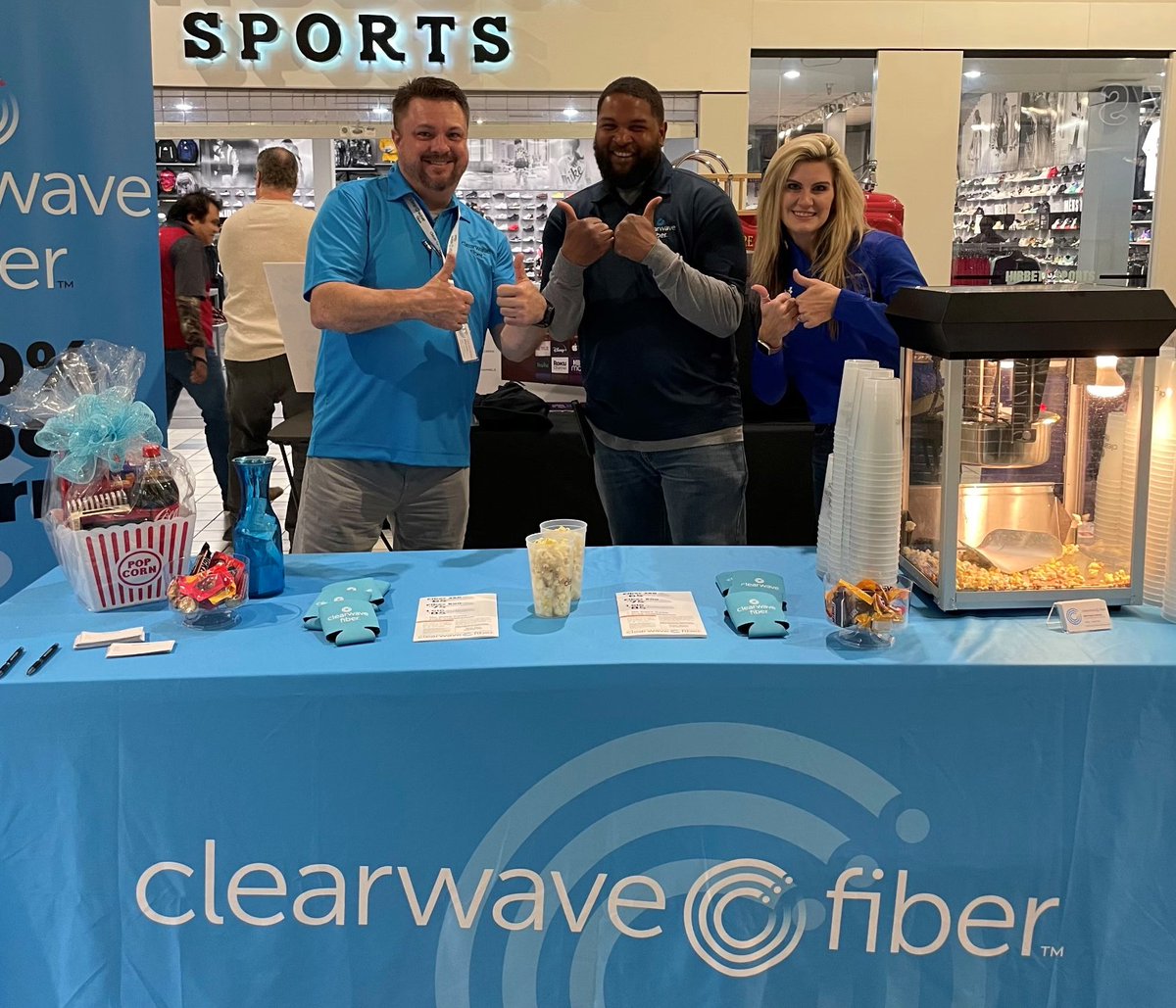 Clearwave_Fiber's tweet photo. Clearwave Fiber spent the weekend at the Jefferson County Home and Outdoor Expo in Mt. Vernon, IL. This fantastic event allowed us to meet so many people in the community; plus, the popcorn was a big hit! 
🍿🍿🍿
#FiberCommunity https://t.co/P70Duq566Q