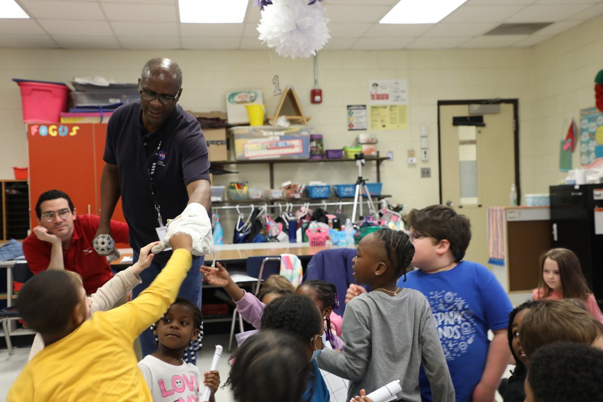 Students were filled with excitement at the <a href="/WBPBruins/">Western Branch Primary</a> STEAM Day! 🥼🔬🎨💻➕🏗 #InspireCPS 

The event was organized by the school’s TIS, Sandra Wilfong. Each class participated in a science, technology, engineering, art, or math activity and included a special guest presenter!🚀