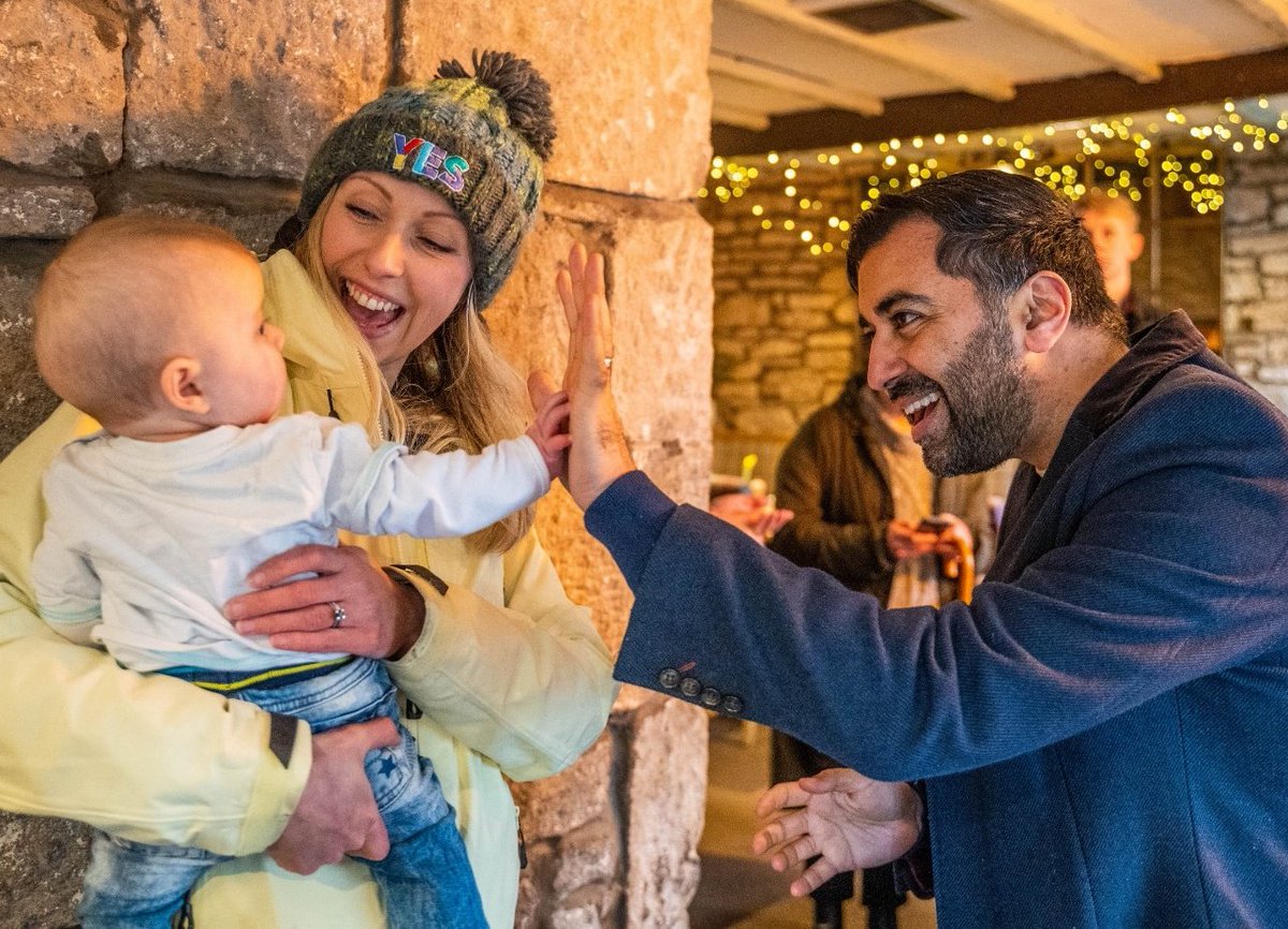 Humza Yousaf (@humzayousaf) on Twitter photo Thanks to @MadeinStirling for welcoming me & <a href="/EvelynTweedSNP/">Evelyn Tweed MSP</a>, before a campaign stop with @AhsanKhanSNP, our candidate for Dunblane & Bridge of Allan by-election, and baby Finn!
I'll not just be your First Minister, I'll be your First Activist.
Vote Humza 1.
#HumzaForScotland Thanks to @MadeinStirling for welcoming me & <a href="/EvelynTweedSNP/">Evelyn Tweed MSP</a>, before a campaign stop with @AhsanKhanSNP, our candidate for Dunblane & Bridge of Allan by-election, and baby Finn!
I'll not just be your First Minister, I'll be your First Activist.
Vote Humza 1.
#HumzaForScotland