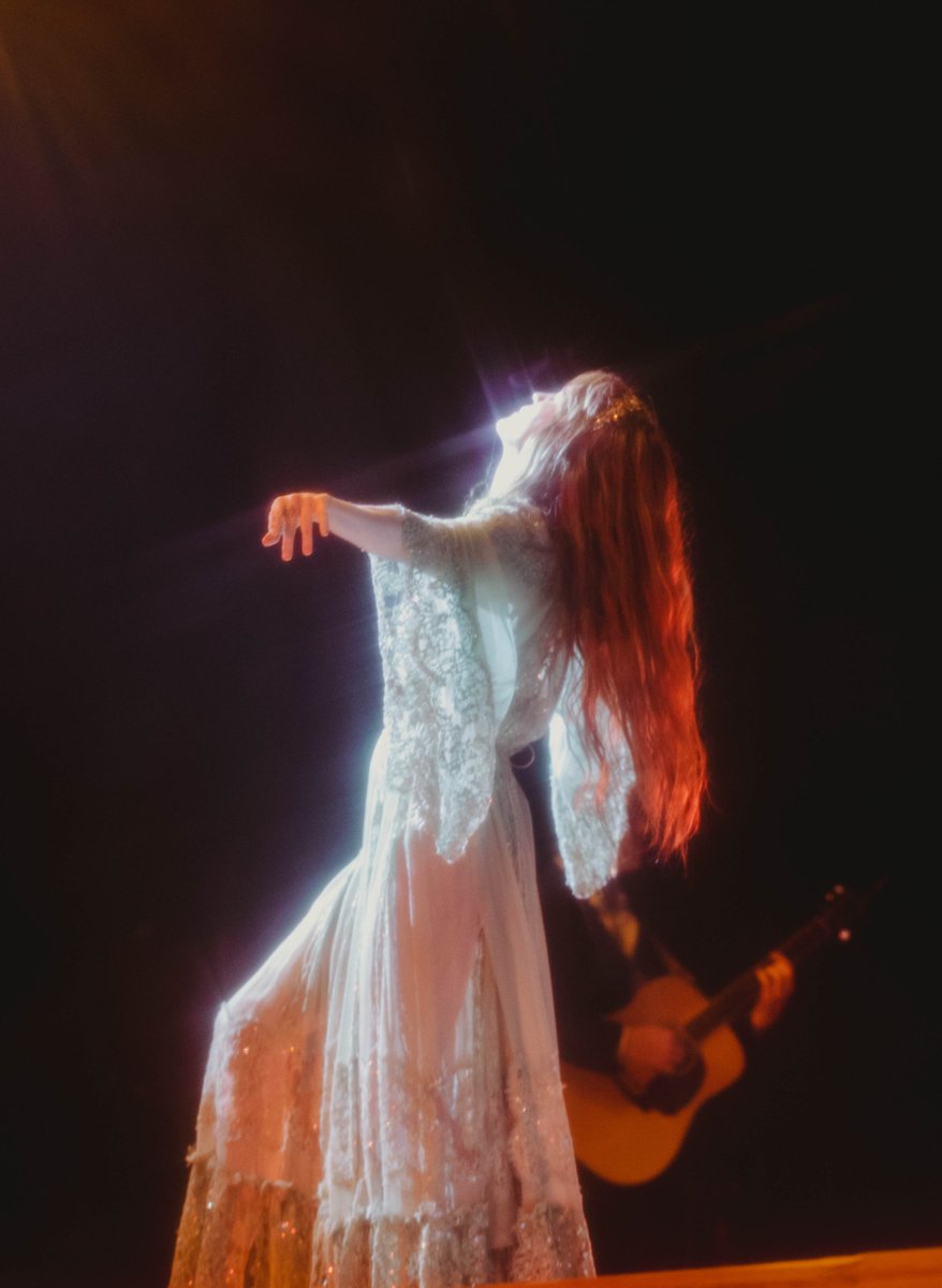 florencemachine's tweet photo. Dance Fever Tour Australia🩸✨
Photos: Valerie Lee https://t.co/lRm7ELqAVb