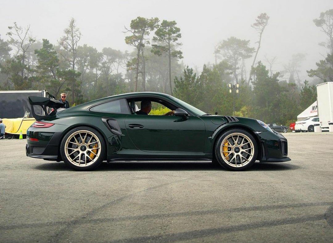 PorscheCIub's tweet photo. Paint-to-Sample Brewster Green 991 GT2 RS https://t.co/D15Z3EtGYa