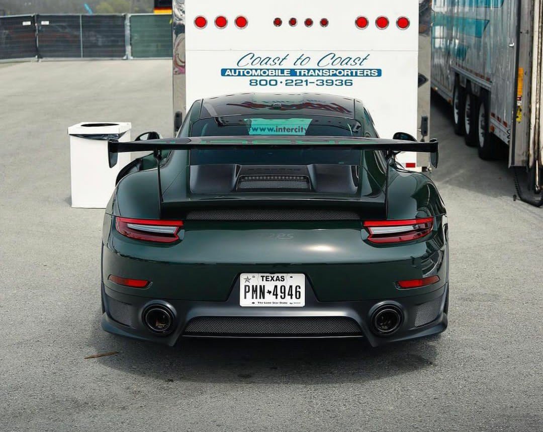 PorscheCIub's tweet photo. Paint-to-Sample Brewster Green 991 GT2 RS https://t.co/D15Z3EtGYa