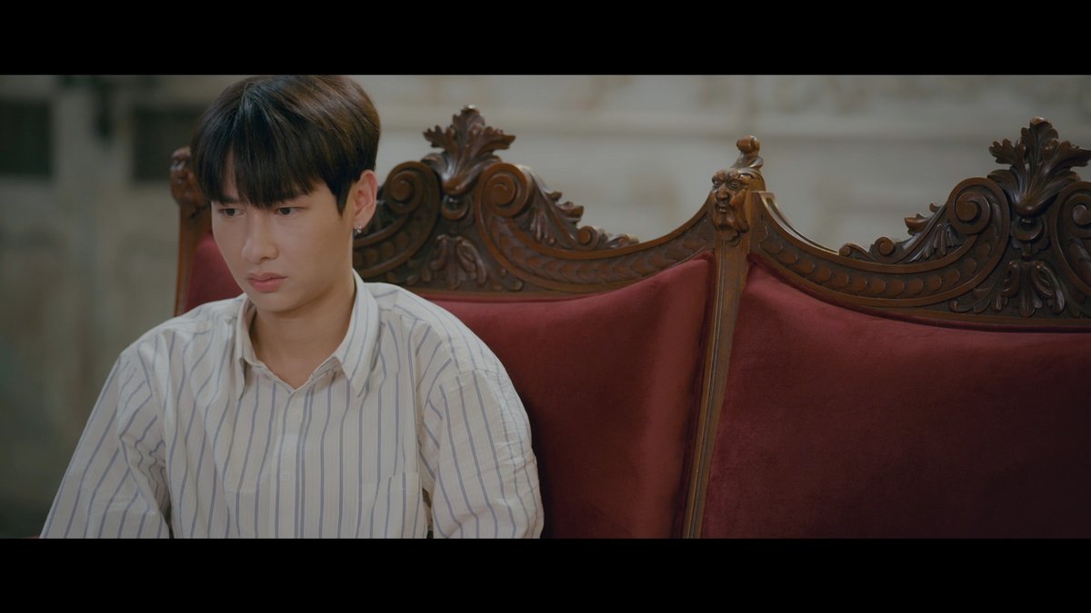 GMMTV's tweet photo. โดนคุณคทาดุอีกแล้วค้าบบบ #MidnightMuseumEP3

#GMMTV 
@AtthaphanP @LeeThanapob https://t.co/QR1OV8aZdj