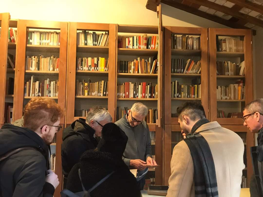 la_unifi's tweet photo. Per il ciclo di lezioni "L'Impresa delle Arti", 

Venerdì 10 marzo i nostri studenti si sono confrontati con due realtà del mondo del teatro toscano: l'Archivio Andres Neumann, presso il centro culturale il Funaro di Pistoia e il Teatro della Pergola di Firenze.
@PergolaFirenze https://t.co/vMmLU4sRSJ