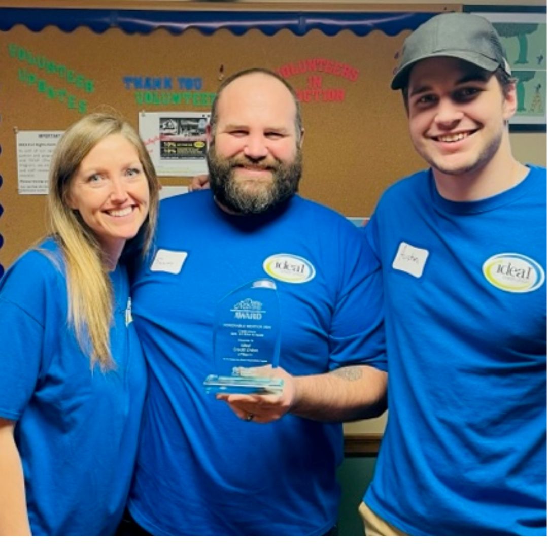 IdealCU's tweet photo. Ideal CU was honored to volunteer @ValleyOutreach last night! Such a great experience to witness all they do for our Stillwater Community! Thank you, Valley Outreach, for having us! "Tสแด ษขสแดแดแดแดsแด ษขแดแดแด
ษชs แดกสแดแด แดกแด แด
แด ๊ฐแดส แดษดแด แดษดแดแดสแดส'' #CUforward https://t.co/2vwMeQiR2Y