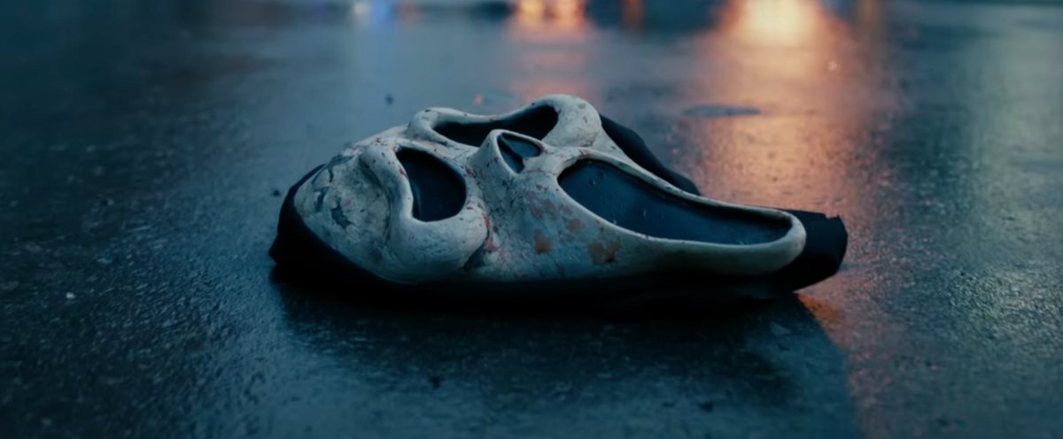 SCREAMwithRCS's tweet photo. 3rd viewing was by far my favorite of #ScreamVI. It's just as good if not better than Scream 5 - different strengths as movies. Gale's apartment, the bodega, and the subway are some of the best scenes in the series. I'm happy for #Scream to be having another moment of success! https://t.co/ObJIDDxJUX