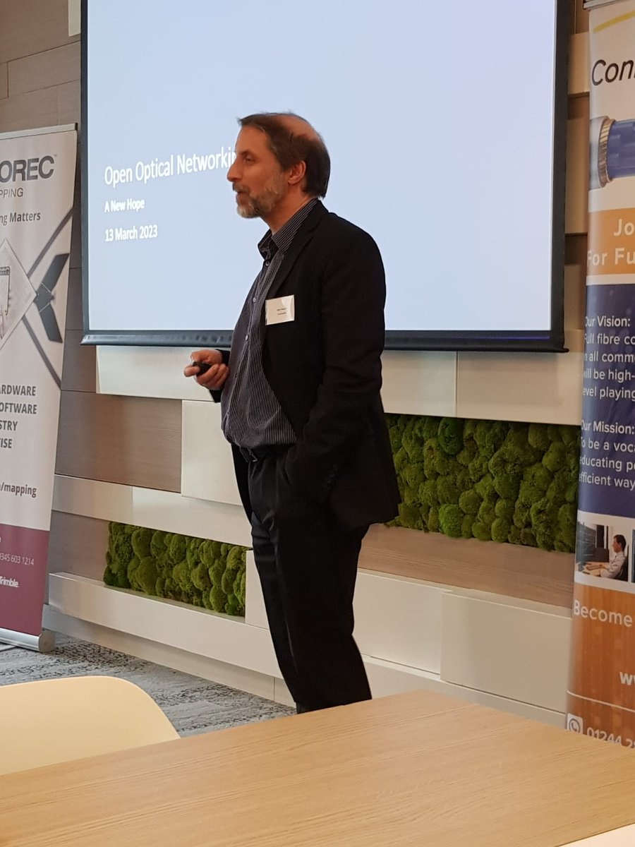 Fantastic talk today from Andy Howard <a href="/SmartopticsGRP/">Smartoptics</a> on Open Optical Networking - very informative 

#networking #ISP #ukfcf