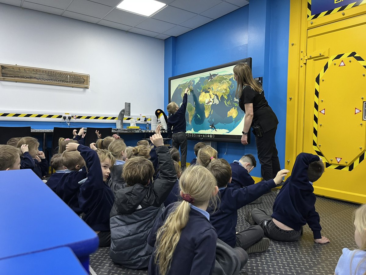 We’ve had a whale of time at the Deep today. 😊
We saw lots of underwater animals 🐟
We learnt lots about the polar regions ❄️
And we found Nemo 🔍 #SchoolTrip #TheDeep #SturtonRocks 
<a href="/Sturtonhead/">Mark Elliott</a> <a href="/MissDLouth/">MissDLouth</a> @MrWalkerSturton