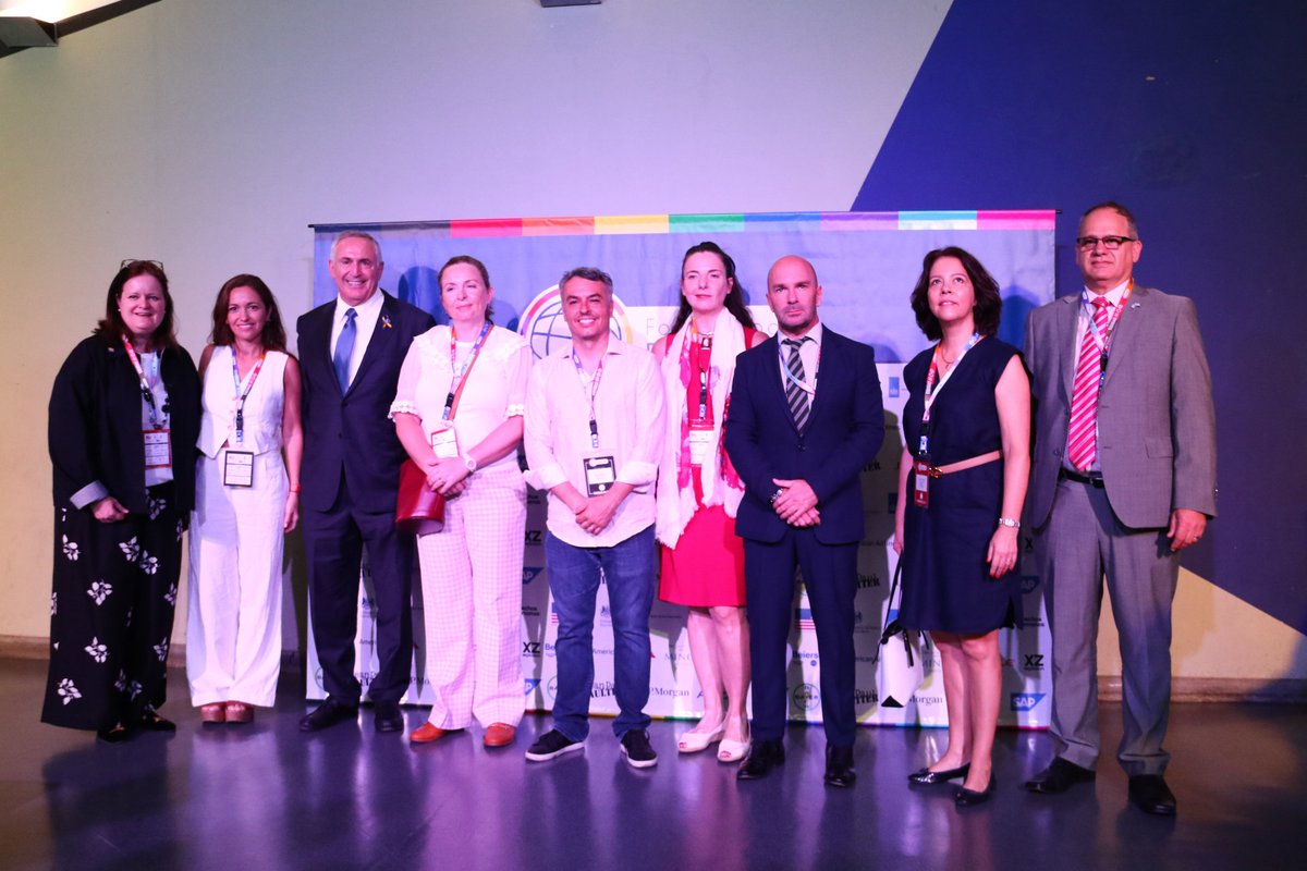 SchererEffosse's tweet photo. Gracias @epaulonlgbt por la invitación al Foro Global #EquidadAr. Felicito @politicaslgbt por su programa para la inclusión de las personas LGBT+ en las empresas. Anuncié evento el 22 en @FranceArgentine con @BerthonJeanMarc y con @CCI_F_A
@francediplo_ES @egalite_gouv https://t.co/v6VfS0z523