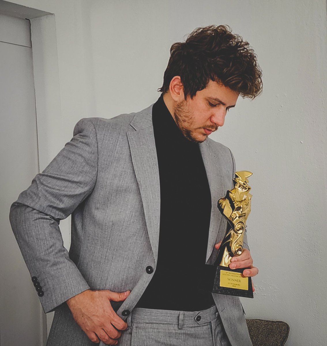 Feliz Día del Arquitecto Cubano
.
Nos acaba de llegar la Estatuilla de los premios "Golden Trezzini" y les quería compartir, todos ustedes también son parte del proceso.