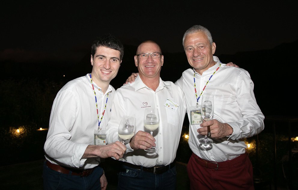 SauvignonSA's tweet photo. NOU GAAN ONS BRAAI – Eat, drink &amp; kuier! Local is lekker!
#SauvignonBlancSA treats the 50 @cmsauvignon judges to a proper #ProudlySouthAfrican braai Le Franschhoek Hotel &amp; Spa before judging commences in the morning!
CHEERS, MASINWABE, GESONDHEID! 
#CMSauvignon #SauvBlanc2Africa https://t.co/Wk5RiwCMnE