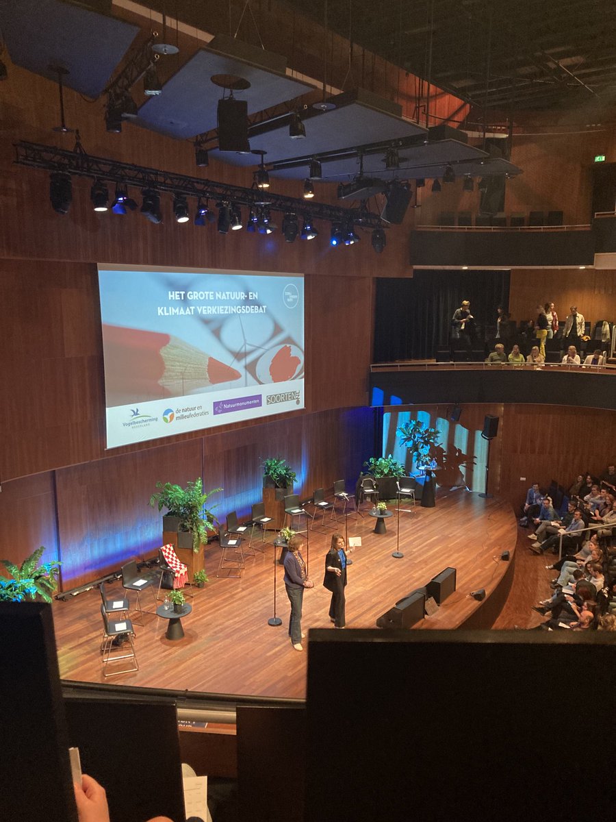 Het grote natuur- en klimaat verkiezingsdebat van  ⁦<a href="/vogelnieuws/">Vogelbescherming NL</a>⁩ ⁦@Natuurmonument⁩ ⁦@SoortenNL⁩ ⁦<a href="/LandelijkeNMF/">Natuur en Milieufederaties</a>⁩ volle zaal in Tivoli!