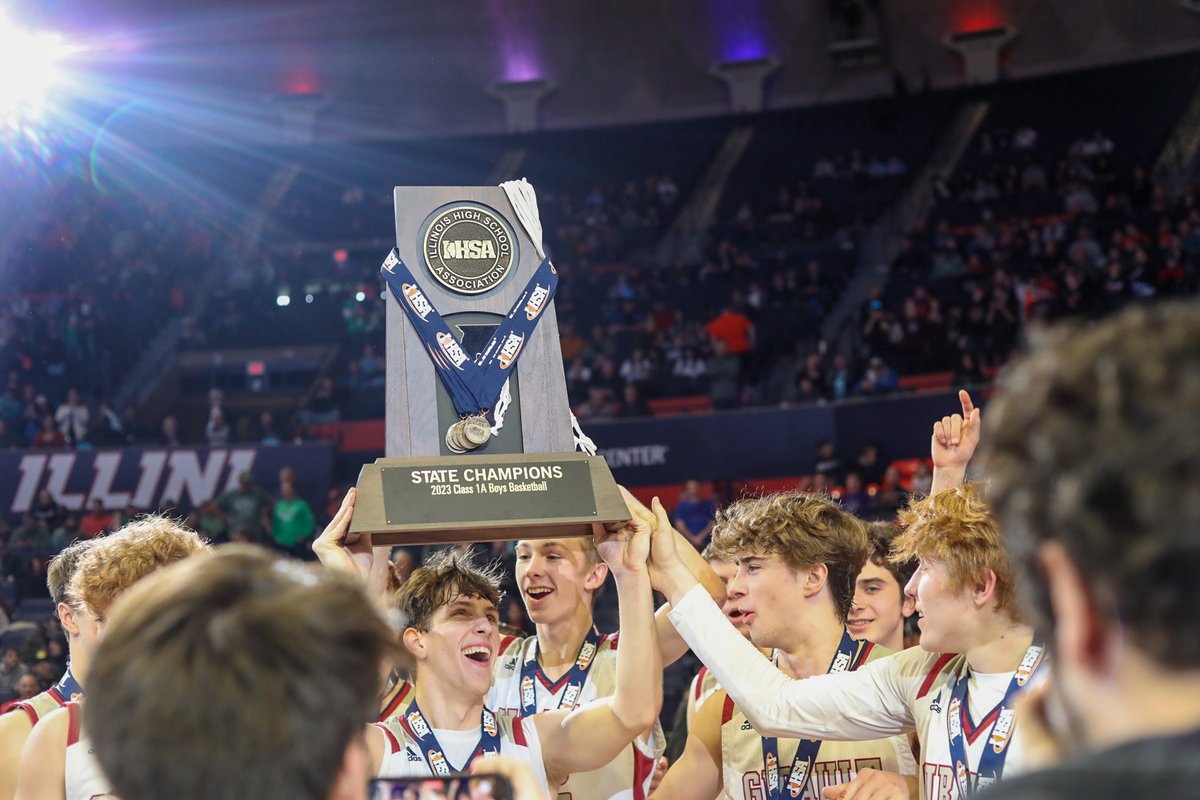 experience_cu's tweet photo. We would like to thank @IHSA_IL, @StateFarmCenter, our sponsors and volunteers, all of the participating teams, and everyone who travelled to our #OutsideofOrdinary community for an incredible IHSA Boys Basketball State Tournament weekend! #legendsplayhere 🏀🏆 https://t.co/huYjXhOG13