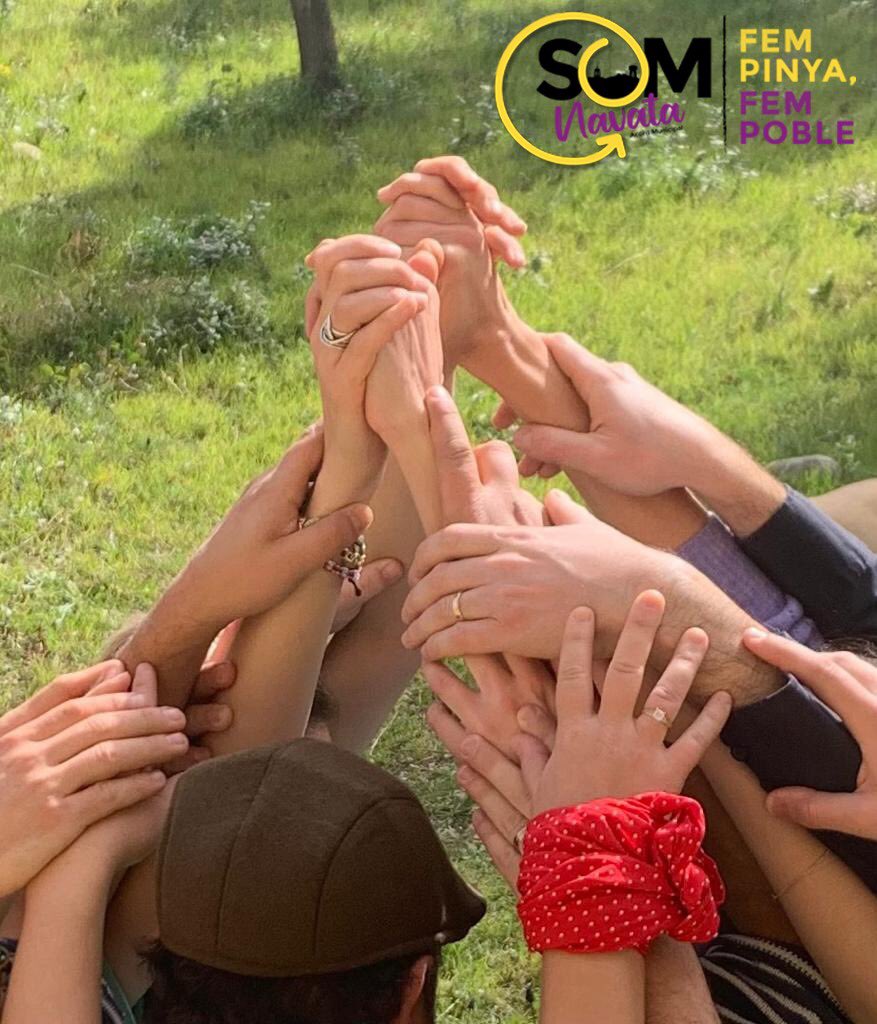 somnavata's tweet photo. Igual que en un castell, la pinya 👐🏻 és la base de tot.

Des del nostre projecte volem aconseguir formar una pinya que ens permeti fer avançar Navata amb l’ajuda 🤝🏼 i la participació de tothom.

#navata #somnavata #fempinyafempoble #noustemps https://t.co/Yd1ZXAsNo5