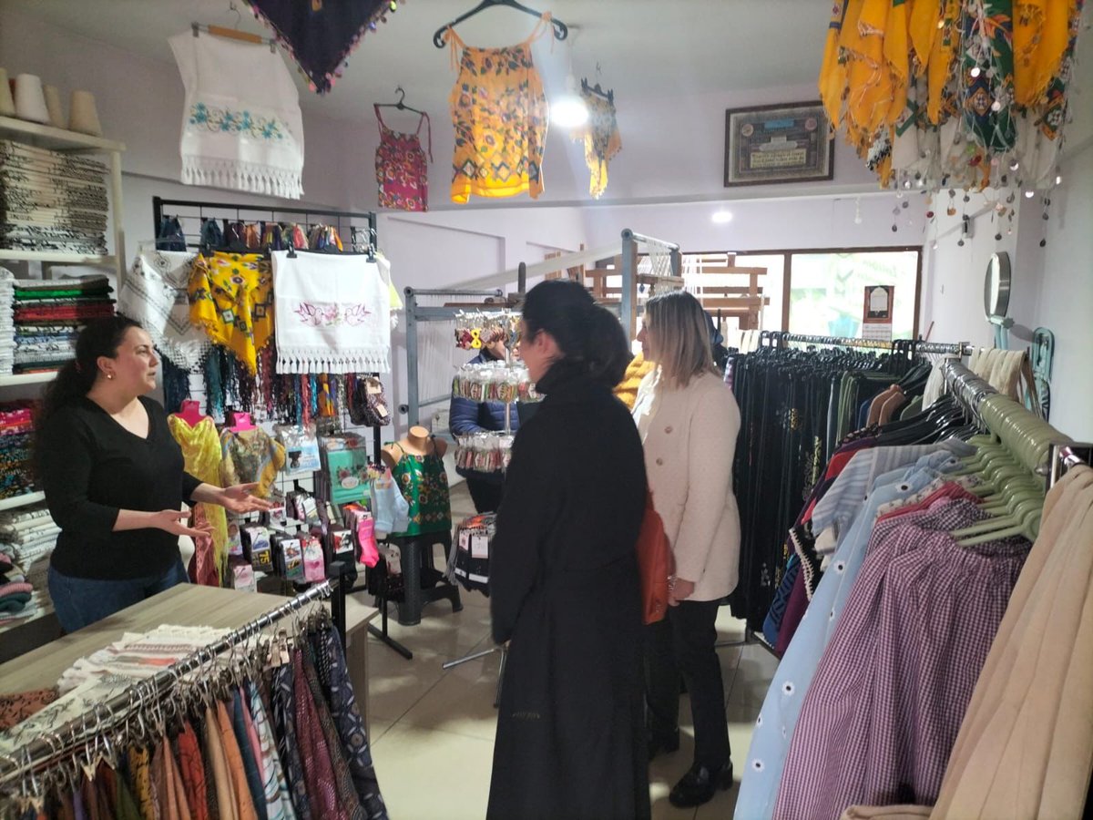 serap_ekmekci's tweet photo. Daday kadın girişimciler ile gelişiyor. Kadın esnaflarımızın emekleri her takdire değer. Ülkemizde kadınların iş hayatı ve diğer tüm alanlardaki varlıklarını ve haklarını artırmak için çabamızı sürdüreceğiz.
@ak_kastamonu
@akkadin_daday https://t.co/zs1tckoEqN