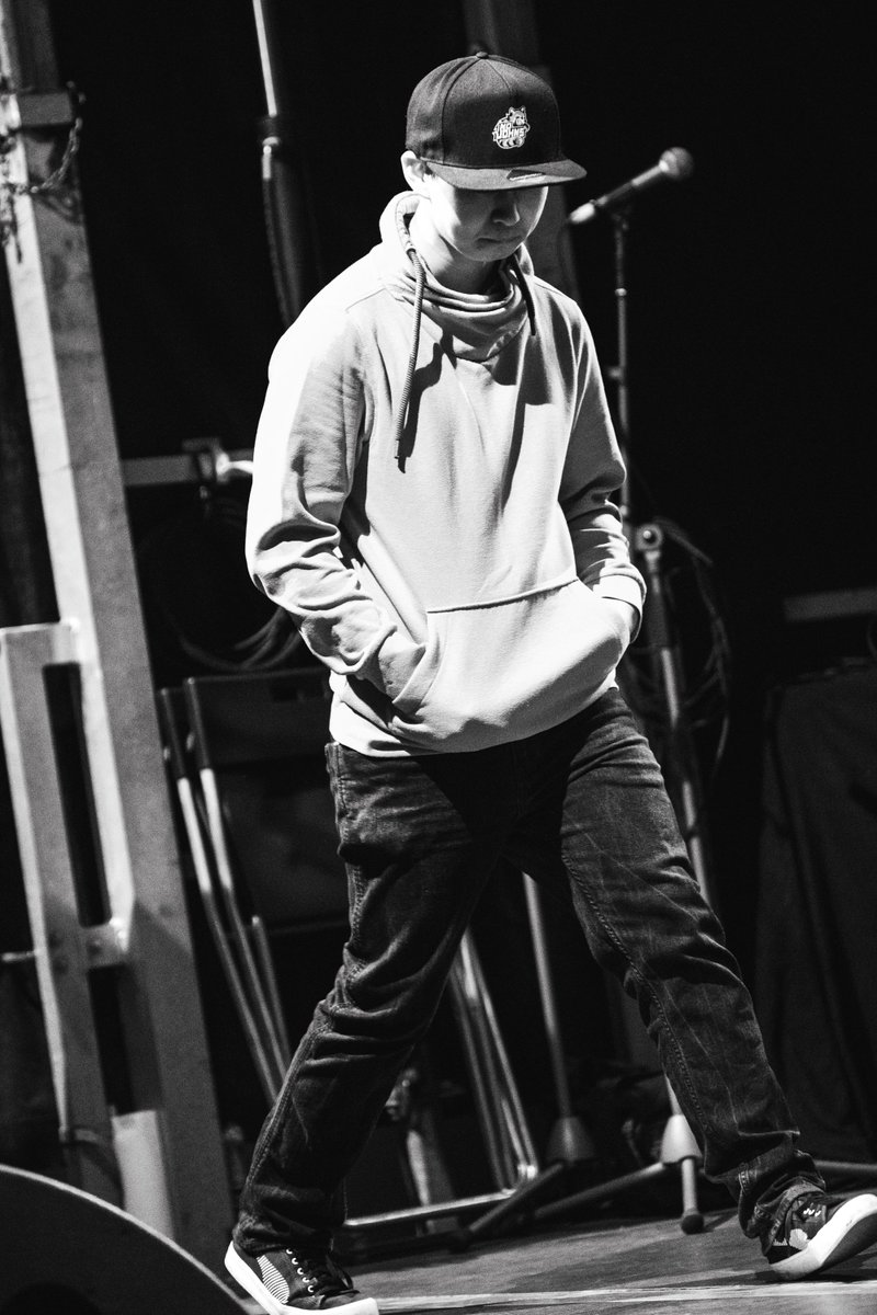 Vor ein paar Monaten, auf ein Weihnachtsmarkt war eine Bühne mit guter Musik. Dann ein bisschen im Publikum getanzt und dann random auf die Bühne hochgeholt worden. 

📸<a href="/R4ygin/">Tsunderay</a>