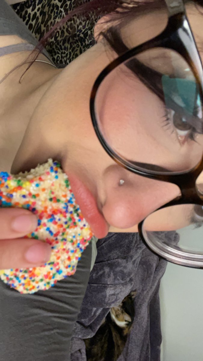 itsdatb1tch's tweet image. #cryforhelp