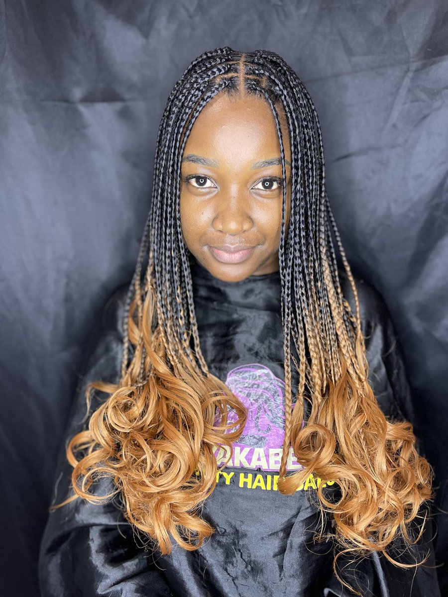 It’s been a while🥰🥰🥰
N$250 for this look
Kindly help me retweet my work so I reach my clients 🥰🥰🙏