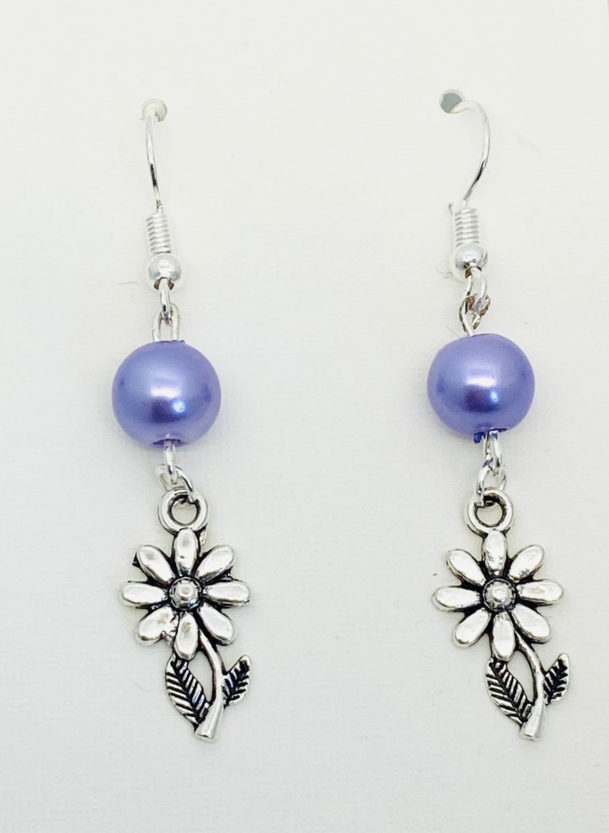 Cute flower earrings with beads of your choice

etsy.com/uk/shop/Belles…

#mhhsbd #earlybiz #flowers #craftbizparty