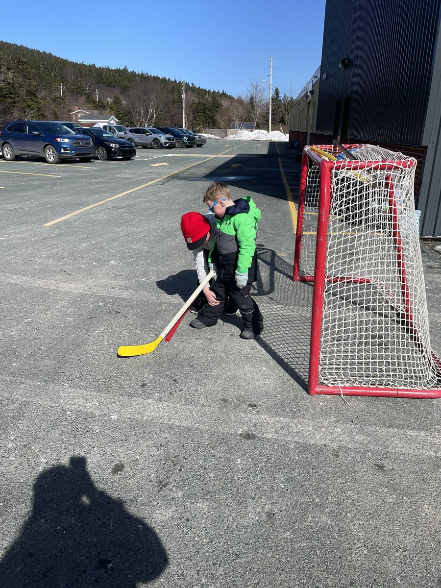 One of my favourite things about small schools are the close connections among all grades. Here is a grade 4 student teaching a kinder how to be a goalie 🥹🥰 <a href="/HFelementaryCA/">Holy Family Elementary - Chapel Arm</a> <a href="/NLESDCA/">NLESD</a>