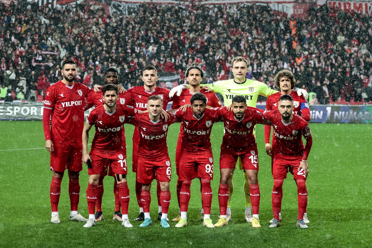 Samsunspor's tweet photo. 📷 Maçtan kareler!
Yılport Samsunspor 5 - 0 Beyçimento Bandırmaspor
#SAMvBAN https://t.co/afRnJsbx6Z