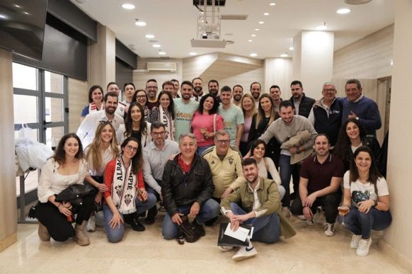 AlbaceteCero's tweet photo. ÁREA BUSINESS ABP | Las #empresas que conformamos el #AreaBusiness del Albacete Balompié, entre ellas @AlbaceteCero  tuvimos la suerte de acompañar al equipo en el día de ayer en su encuentro con el Levante. 

¡Un día increíble gracias al trabajo del @AlbaceteBPSAD ! https://t.co/vd15TVjPPe
