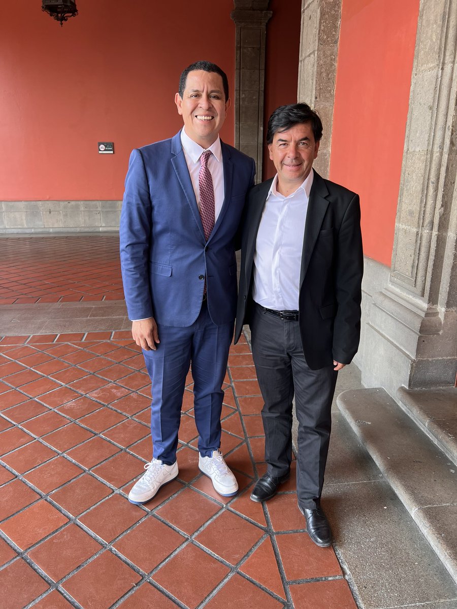Juan Angel Flores Bustamante (@juanangel_fb) on Twitter photo Les saludo desde Palacio Nacional, gestionando siempre para nuestro pueblo de Jojutla, le agradezco a <a href="/JesusRCuevas/">Jesús Ramírez Cuevas</a> Vocero del gobierno que encabeza nuestro presidente <a href="/lopezobrador_/">Andrés Manuel</a> por recibirme y actualizarle de cómo vamos y las necesidades actuales. Vienen mejores tiempos 😉 Les saludo desde Palacio Nacional, gestionando siempre para nuestro pueblo de Jojutla, le agradezco a <a href="/JesusRCuevas/">Jesús Ramírez Cuevas</a> Vocero del gobierno que encabeza nuestro presidente <a href="/lopezobrador_/">Andrés Manuel</a> por recibirme y actualizarle de cómo vamos y las necesidades actuales. Vienen mejores tiempos 😉